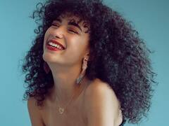 कर्ली हेयर को मैनेज करने में आती हैं दिक्कत? इन टिप्स की मदद से दूर करें अपनी उलझन