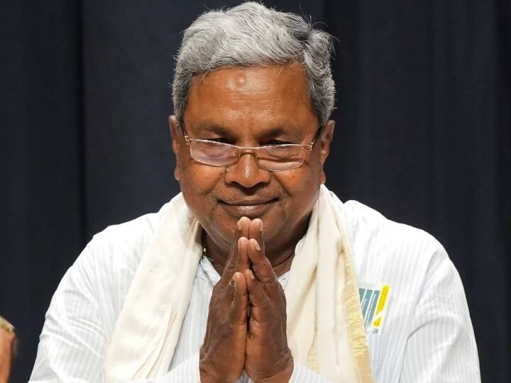 कर्नाटकच्या जनतेच्या मनातील लोकप्रिय नेता,  सिद्धरमय्या... 2006 मध्येJDS सोडून काँग्रेसमध्ये प्रवेश, दुसऱ्यांदा घेणार मुख्यमंत्री पदाची शपथ; पाहा त्यांची संपूर्ण कारकिर्द फोटोंच्या माध्यमातून