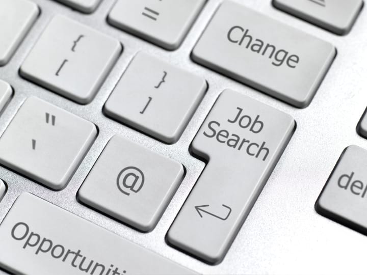 ​AIATSL Recruitment 2023: नौकरी ढूंढ रहे हैं तो आपके लिए अच्छी खबर है. AIATSL में 400 से अधिक पद पर भर्ती निकाली है. जिसके लिए उम्मीदवार आधिकारिक साइट पर जाकर अप्लाई कर सकते हैं.