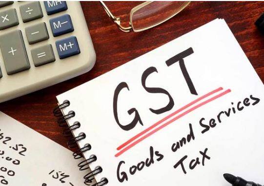 ਕੀ ਬਦਲ ਜਾਵੇਗਾ : ਜੇ ਅਜਿਹਾ ਕੀਤਾ ਜਾਵੇ ਤਾਂ ਪਤਾ ਚੱਲ ਜਾਵੇਗਾ ਕਿ ਕਈ ਕੰਪਨੀਆਂ ਵੱਲੋਂ ਕਿਸ ਤਰ੍ਹਾਂ ਦੀਆਂ ਸੇਵਾਵਾਂ ਦਿੱਤੀਆਂ ਜਾ ਰਹੀਆਂ ਹਨ ਅਤੇ ਕੀ ਉਹ ਸਹੀ ਟੈਕਸ ਅਦਾ ਕਰ ਰਹੀਆਂ ਹਨ ਅਤੇ ਇਨਪੁਟ ਟੈਕਸ ਕ੍ਰੈਡਿਟ ਲੈ ਰਹੀਆਂ ਹਨ। ਹਾਲਾਂਕਿ, ਜੀਐਸਟੀ ਅਧਿਕਾਰੀ ਪਹਿਲਾਂ ਹੀ ਆਮਦਨ ਟੈਕਸ ਡੇਟਾਬੇਸ ਲਈ ਕਾਰਪੋਰੇਟ ਮਾਮਲਿਆਂ ਦੇ ਮੰਤਰਾਲੇ ਦੀ ਫਾਈਲਿੰਗ ਦੇ ਨਾਲ ਟੈਕਸਦਾਤਾਵਾਂ ਦੀ ਜਾਣਕਾਰੀ ਦੀ ਜਾਂਚ ਕਰਨ ਅਤੇ ਇਹ ਸਮਝਣ ਦੀ ਯੋਜਨਾ ਬਣਾ ਰਹੇ ਹਨ ਕਿ ਕੀ ਉਹ ਸਹੀ ਟੈਕਸ ਅਦਾ ਕਰ ਰਹੇ ਹਨ।