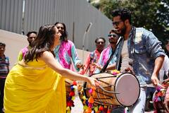 Vicky-Sara: ঢাকের তালে জমাটি নাচ ভিকি-সারার, নতুন ছবির ট্রেলার লঞ্চে যেন উৎসবের ছোঁয়া