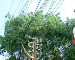 Rajkot: ચોમાસા પહેલા PGVCLની કામગીરી માત્ર કાગળ પર દેખાઇ, મોતના માચડા સમાન ખુલ્લા વાયરોથી લોકોમાં ભય