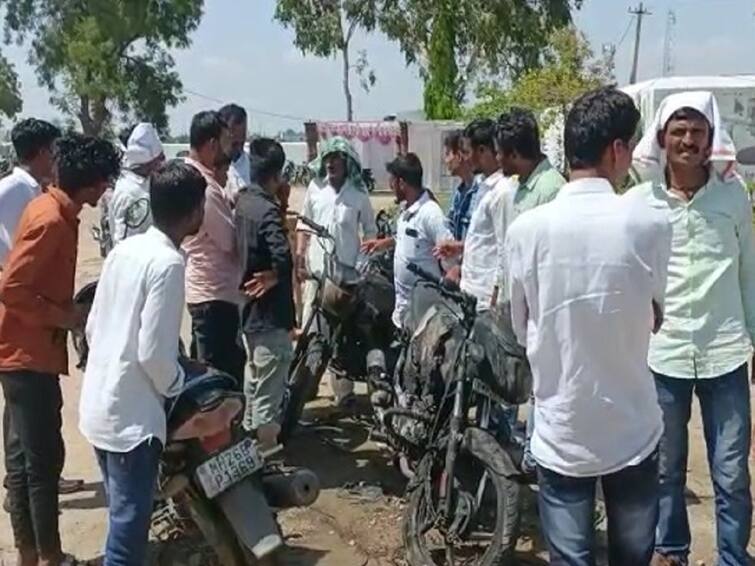 Basara Vehicle Fire Accident Today Four Bike Fired in Marriage Function at Basara Basara Vehicle Fire Accident: బాసర పెళ్లి వేడుకల్లో అగ్ని ప్రమాదం - టపాసులు పేల్చడంతో అంటుకున్న మంటలు