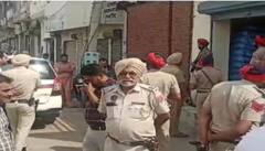 ਸ੍ਰੀ ਮੁਕਤਸਰ ਸਾਹਿਬ ਦੀ ਪੁਰਾਣੀ ਦਾਣਾ ਮੰਡੀ 'ਚ ਲੁੱਟ, 3 ਬਦਮਾਸ਼ਾਂ ਨੇ ਦਿਨ-ਦਿਹਾੜੇ ਪਿਸਤੌਲ ਦੀ ਨੋਕ 'ਤੇ ਵਪਾਰੀ ਨੂੰ ਬਣਾਇਆ ਸ਼ਿਕਾਰ