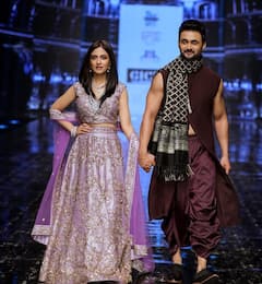 1.5 लाख में वेडिंग आउटफिट्स, वेन्यू, ट्रैवल सब कुछ.. ग्रैंड वेडिंग छोड़ Amrita Rao ने आरजे अनमोल संग की थी बेहद सिंपल शादी