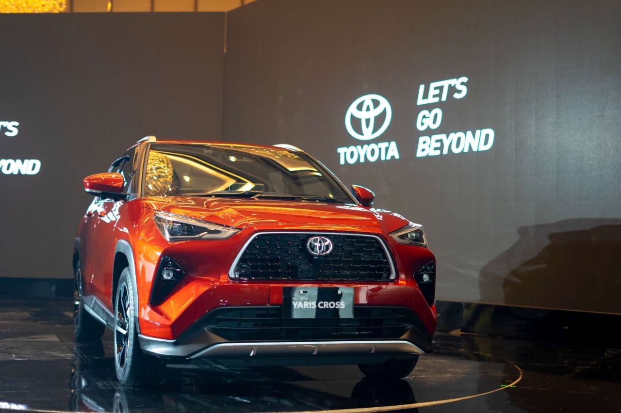 New Toyota Yaris Cross SUV: टोयोटा ने अपनी नयी एसयूवी से हटाया पर्दा, क्रेटा से होगा मुकाबला