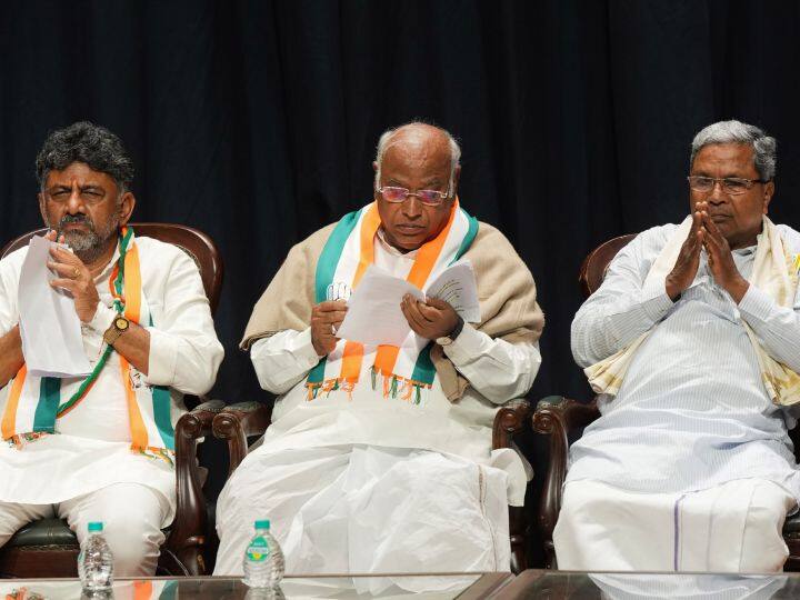 Karnataka CM Race DK Shivakumar Vs Siddaramaiah G Parameshwar On CM Post Karnataka CM Race: सिद्धारमैया और डीके शिवकुमार की रेस में आया तीसरे नेता का नाम, कहा- मैं विधायकों के साथ शोरगुल कर सकता हूं लेकिन...
