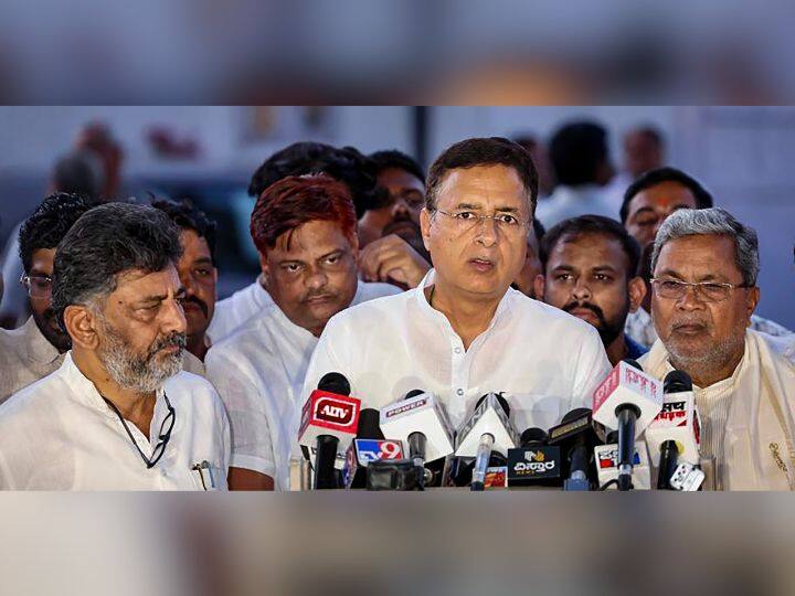 Karnataka CM Post tussle intensifies between DK Shivakumar and Siddaramaiah in Congress abpp सीक्रेट बैलेट से वोटिंग, सिद्धारमैया को शिवकुमार की शुभकामनाएं; कर्नाटक CM की लड़ाई में अब तक क्या-क्या हुआ?