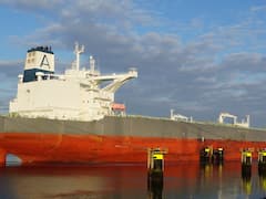 ​मर्चेंट नेवी अफसर बनने के लिए क्या पढ़ाई करनी होगी, सैलरी जानकर हो जाएंगे खुश