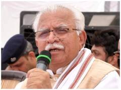 सीएम मनोहर लाल के कार्यक्रम में मचा हड़कंप, महिला सरपंच ने सिर से दुपट्‌टा उतारकर खट्टर के पैरों में फेंका