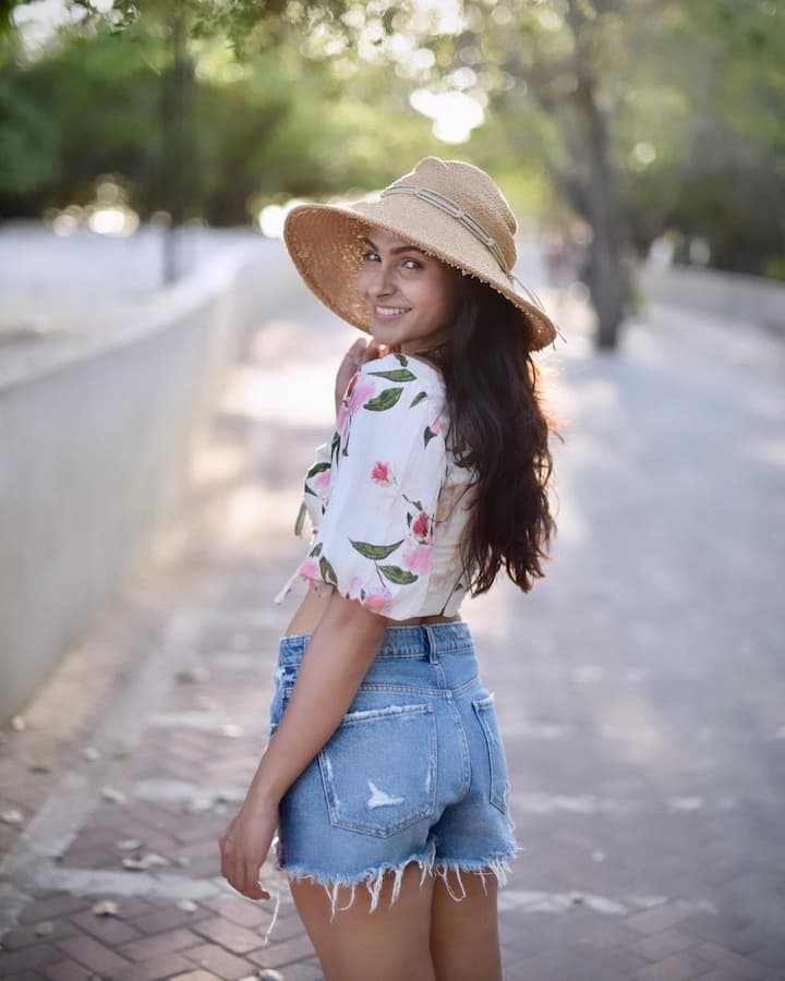 ఈ సినిమాను ఆద్యతం థ్రిల్లింగ్గా, రోమాలు నిక్కబొడుచుకునేలా తెరకెక్కించారు. Photo Credit: Andrea Jeremiah/Instagram
