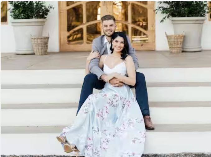 ਆਈਪੀਐੱਲ ਦੇ 16ਵੇਂ ਸੀਜ਼ਨ 'ਚ ਸਨਰਾਈਜ਼ਰਸ ਹੈਦਰਾਬਾਦ ਦੀ ਟੀਮ ਦੀ ਕਪਤਾਨੀ ਕਰ ਰਹੇ ਏਡਨ ਮਾਰਕਰਮ ਲਈ ਭਾਵੇਂ ਇਹ ਸੀਜ਼ਨ ਚੰਗਾ ਨਹੀਂ ਰਿਹਾ ਪਰ ਉਸ ਦੀ ਪ੍ਰੇਮ ਕਹਾਣੀ ਜ਼ਰੂਰ ਖਾਸ ਰਹੀ ਹੈ। ਏਡਨ ਮਾਰਕਰਾਮ ਦੀ ਪਤਨੀ ਦਾ ਨਾਮ ਨਿਕੋਲ ਡੇਨੀਲੀ ਓ'ਕੋਨਰ ਹੈ।