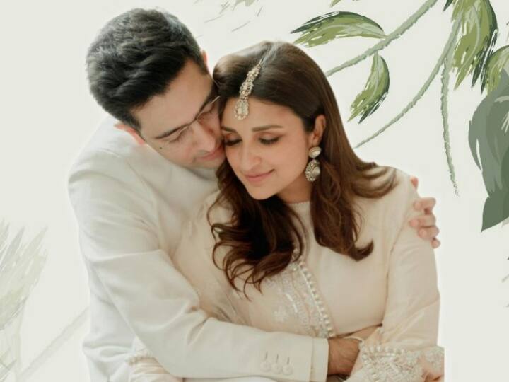 Parineeti Chopra Pics: राघव चड्ढा से सगाई के तीन दिन बाद दिल्ली से रवाना हुईं परिणीति चोपड़ा, बोलीं- ‘अपना दिल पीछे छोड़े जा रही’ Parineeti Chopra Leaves Delhi after three days of engagement actress shared photos Parineeti Chopra Pics: राघव चड्ढा से सगाई के तीन दिन बाद दिल्ली से रवाना हुईं परिणीति चोपड़ा, बोलीं- ‘अपना दिल पीछे छोड़े जा रही’