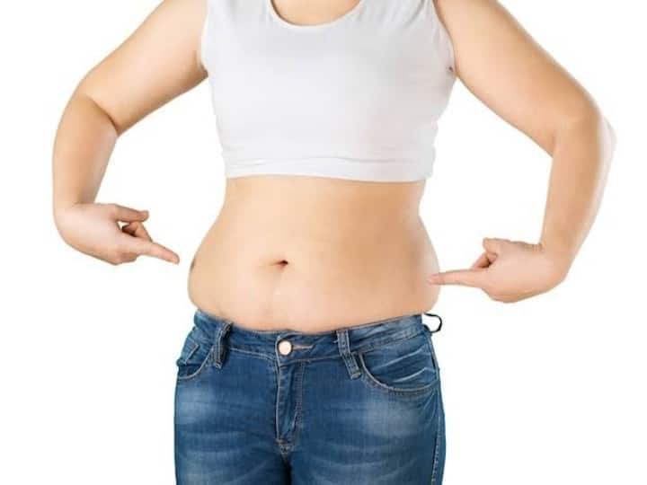 weight loss tips know how to reduce belly fat in hindi क्या हाथ पैर पतले होने के बाद भी बैली फैट ने बिगाड़ रखी है फिटनेस तो आज़माएं ये देसी उपाय, 15 दिनों में अंदर हो जाएगी तोंद