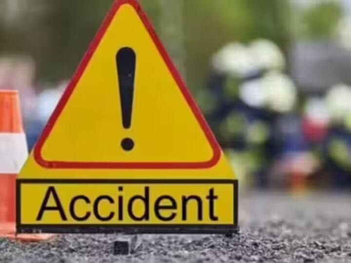 Hyderabad Accident Four Killed Injured After Truck Rams Into Van At Turkayamjal Bridge Four Killed, Four Injured After Truck Rams Into Van Near Hyderabad