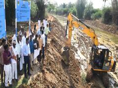 வண்ணாரப்பேட்டை முதலைமுத்துவாரியில் தூர்வாரும் பணிகளை பார்வையிட்ட தஞ்சை கலெக்டர்