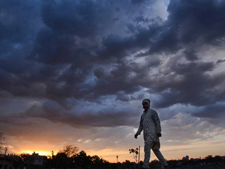 southwest monsoon 2023 likely to enter into kerala on June 4 says indian meteorological department Southwest Monsoon: ఈసారి రుతుపవనాలు కాస్త ఆలస్యమే, భారత్‌లోకి ఎప్పుడొస్తాయో చెప్పిన ఐఎండీ