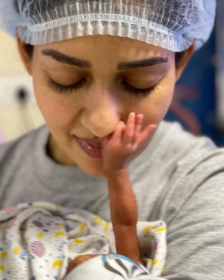 அன்னையர் தினத்தயொட்டி விக்னேஷ் பதிவிட்ட நயன்தாராவின் புகைப்படம்.