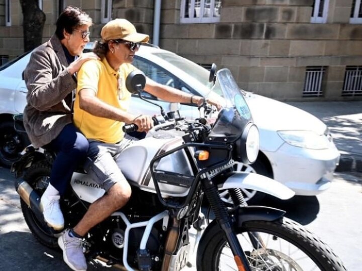 Amitabh Bachchan And Anushka Sharma Ride On Bike Without Helmet Mumbai  Police Took Action | Amitabh-Anushka: बिना हेलमेट के अमिताभ बच्चन और अनुष्का  शर्मा ने की बाइक की सवारी, लोगों ने की