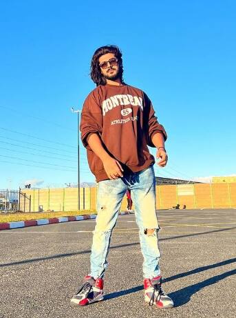 शीझान खान गेल्या काही दिवसांपासून चर्चेत आहे.