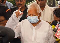 लालू यादव दिल्ली के लिए रवाना, धीरेंद्र कृष्ण शास्त्री पर बोले- बाबा कौन चीज है, वो कोई बाबा है?