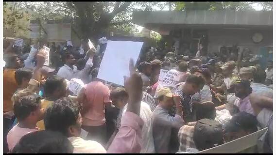 Vizag Steel Plant | తక్షణమే జీతాలు పెంచాలంటూ విశాఖ స్టీల్ ప్లాంట్ కార్మికుల నిరసనలు | ABP