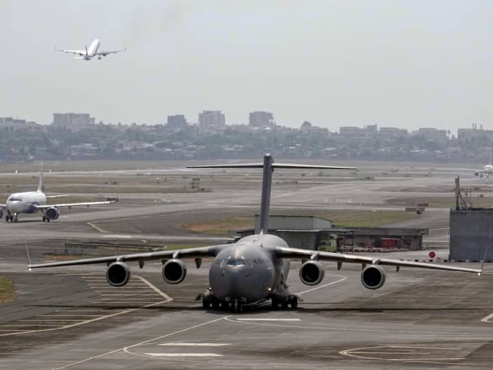 IAF C-17 Globemaster: लेह रनवे पर फंसा वायुसेना का सी-17 ग्लोबमास्टर विमान, उड़ानें रद्द