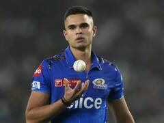 Arjun tendulkar : நாய் கடித்ததில் அர்ஜூன் டெண்டுல்கர் இடது கையில் காயம்..சோகத்தில் மும்பை ரசிகர்கள்!