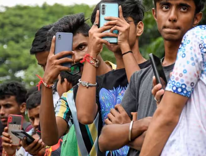 Now, Track And Block Stolen And Lost Mobile Phones Through Sanchar Saathi Portal In India ਹੁਣ ਆਸਾਨੀ ਨਾਲ ਲੱਭ ਸਕਦੇ ਹੋ ਗੁਆਚੇ ਹੋਏ ਮੋਬਾਈਲ, ਦੂਰਸੰਚਾਰ ਵਿਭਾਗ ਨੇ ਲਾਂਚ ਕੀਤਾ ਇਹ ਪੋਰਟਲ