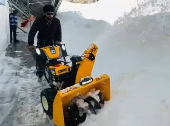 hemkund-sahib-yatra-kapat-will-open-on-20-may-sikh-devotees-eight-feet-of-snow-is-frozen-ann Hemkund Sahib Yatra: ਹੁਣ 20 ਮਈ ਨੂੰ ਖੁਲ੍ਹਣਗੇ ਹੇਮਕੁੰਟ ਸਾਹਿਬ ਦੇ ਕਪਾਟ, ਹਾਲੇ ਜੰਮੀ ਹੋਈ 8 ਫੁੱਟ ਬਰਫ