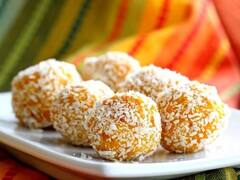 Mango Coconut Laddoo: ગરમીમાં ખાલી પેટે ખાઓ મેંગો કોકોનેટ લડ્ડુ, પેટ અને મગજ બંને રહેશે સ્વસ્થ