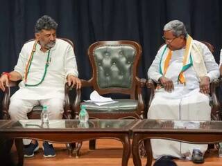 Karnataka congress siddaramaiah tk .sivakumar cheif minister rahul gandhi meeting Siddaramaiah Meet Rahul : கர்நாடகா முதலமைச்சர் பதவி யாருக்கு? ராகுலுடன்  சித்தராமையா - டி.கே.சிவகுமார் சந்திப்பு