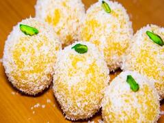 Mango Coconut Laddoo: ગરમીમાં ખાલી પેટે ખાઓ મેંગો કોકોનેટ લડ્ડુ, પેટ અને મગજ બંને રહેશે સ્વસ્થ