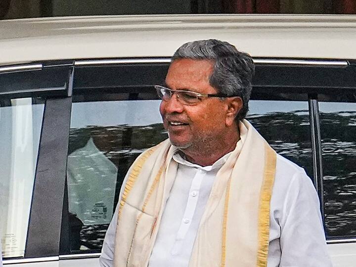 Siddaramaiah Became New Karnataka Chief Minister Congress DK Shivakumar Karnataka Chief Minister: सिद्धारमैया ही होंगे कांग्रेस के अगले सीएम, कल ले सकते हैं शपथ, खरगे ने लगाई नाम पर मुहर