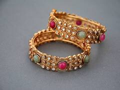 Gold, Silver Price: 4 நாட்களுக்கு பிறகு மாற்றம்.. அதிரடியாக குறைந்த தங்கம்.. எவ்ளோ தெரியுமா? இன்றைய நிலவரம்..!