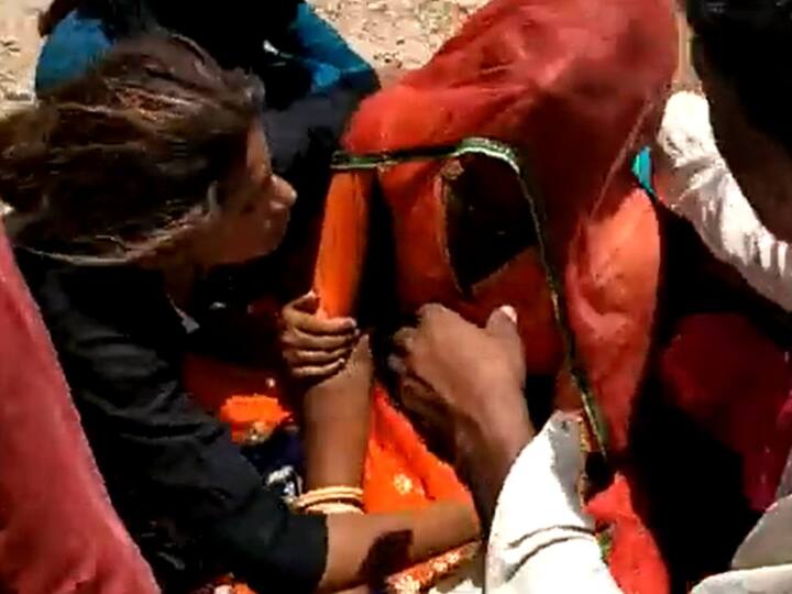 Rajasthan News Order of Tine Dabi Bulldozers run on Pakistani Migrants Home in Jaisalmer ANN Rajasthan: टीना डाबी के आदेश पर UIT का एक्शन, पाक विस्थापितों के आशियानों पर चला बुलडोजर