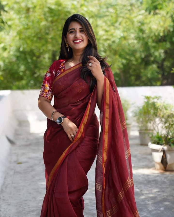 సోషల్ మీడియాలోనూ మస్త్ యాక్టివ్ గా ఉంటుంది.Photo Credit: sravanthi_chokarapu/ instagram