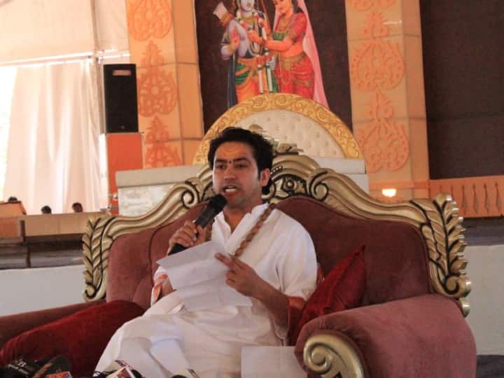 baba bageshwar dham sarkar Dhirendra Shashtri patna katha congress mla irfan ansari challenge allah hu akbar Bageshwar Dham Sarkar: कांग्रेस नेता ने बागेश्वर वाले धीरेंद्र शास्त्री को दिया चैलेंज, कहा- मंच से लगाओ 'अल्ला हू अकबर' के नारे