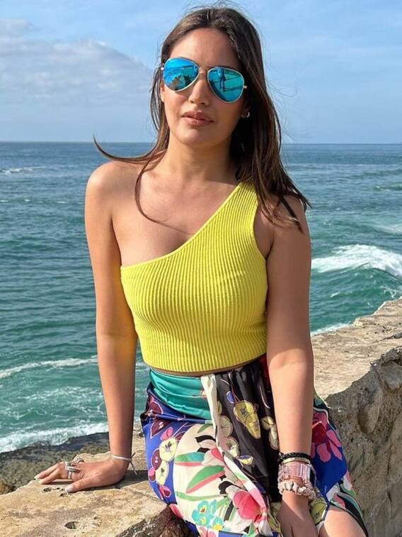 टीवी की ये नागिन है बेहद ग्लैमरस