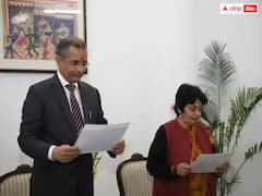 యూపీఎస్సీ కొత్త చైర్మన్‌గా డాక్టర్ మనోజ్ సోనీ ప్రమాణం, బాధ్యతల స్వీకరణ!