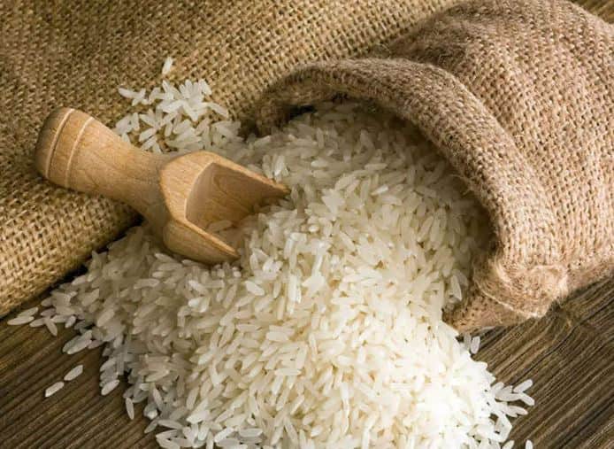 Do you also eat plastic rice, know how to recognize real and fake rice શું તમે પણ ખાવ છો પ્લાસ્ટિકના ચોખા, જાણો કેવી રીતે ઓળખશો અસલી અને નકલી ચોખા?
