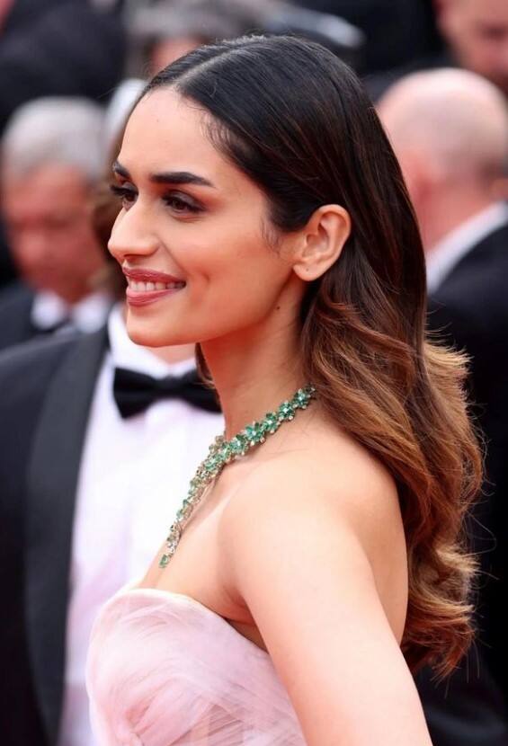 Cannes 2023: व्हाइट गाउन में सिंड्रेला लगीं मानुषी छिल्लर, कान्स में रेड कार्पेट पर इस तरह किया डेब्यू