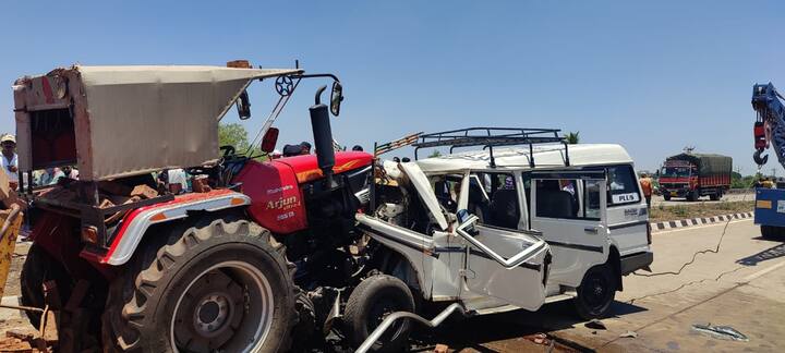 अपघातात एकाच कुटुंबातील 5 जण मयत झाले असून 2 जण जखमी आहेत.