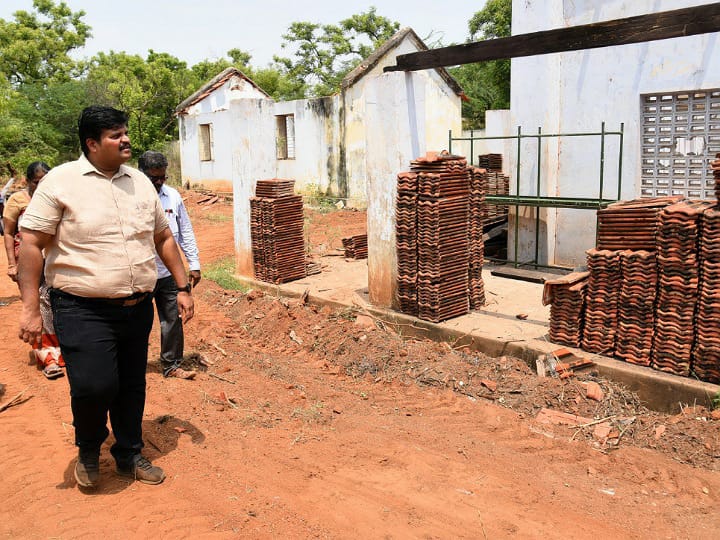 Government model schools: கரூர் மாவட்ட அரசு மாதிரி பள்ளி  பணிகள் - மாவட்ட ஆட்சியர் நேரில் பார்வை