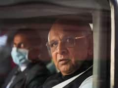 గుజరాత్ సీఎం కుమారుడిని తీసుకెళ్లింది చార్టర్డ్ విమానంలో కాదు ప్రభుత్వ అంబులెన్సులో!