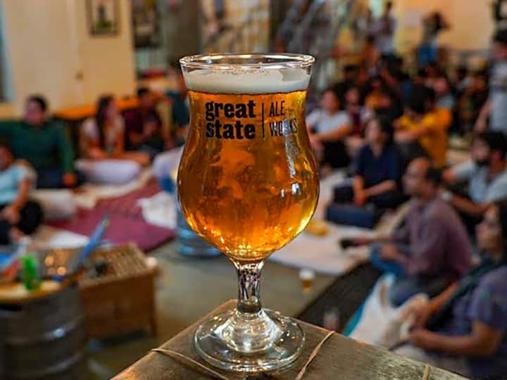 MP: भोपाल में बेअसर नई आबकारी नीति? रिहायशी इलाके में खुल रहे बीयर बार, पुलिस कमिश्रर-कलेक्टर से की गई शिकायत Madhya Pradesh Shivraj singh chauhan government New Excise Policy fail Colonies society people file complaint ann MP: भोपाल में बेअसर नई आबकारी नीति? रिहायशी इलाके में खुल रहे बीयर बार, पुलिस कमिश्रर-कलेक्टर से की गई शिकायत