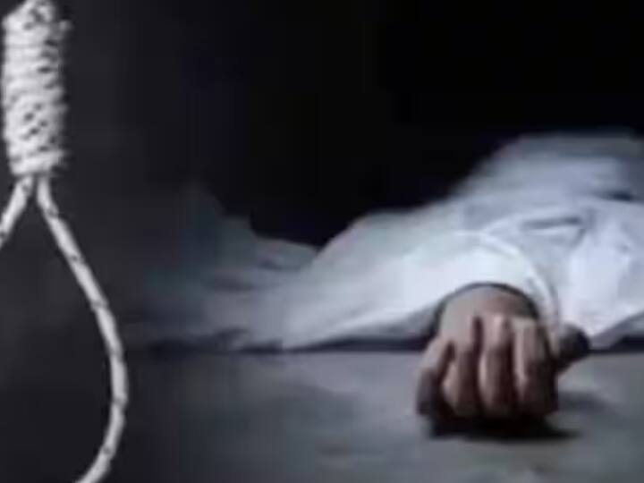 Delhi man carried out horrific incident Killed wife and daughter before suicide know son condition  Delhi: सुसाइड से पहले शाहदरा निवासी शख्स ने खौफनाक वारदात को दिया अंजाम, पत्नी और बेटी की मौत, जानें बेटे का कैसा है हाल?