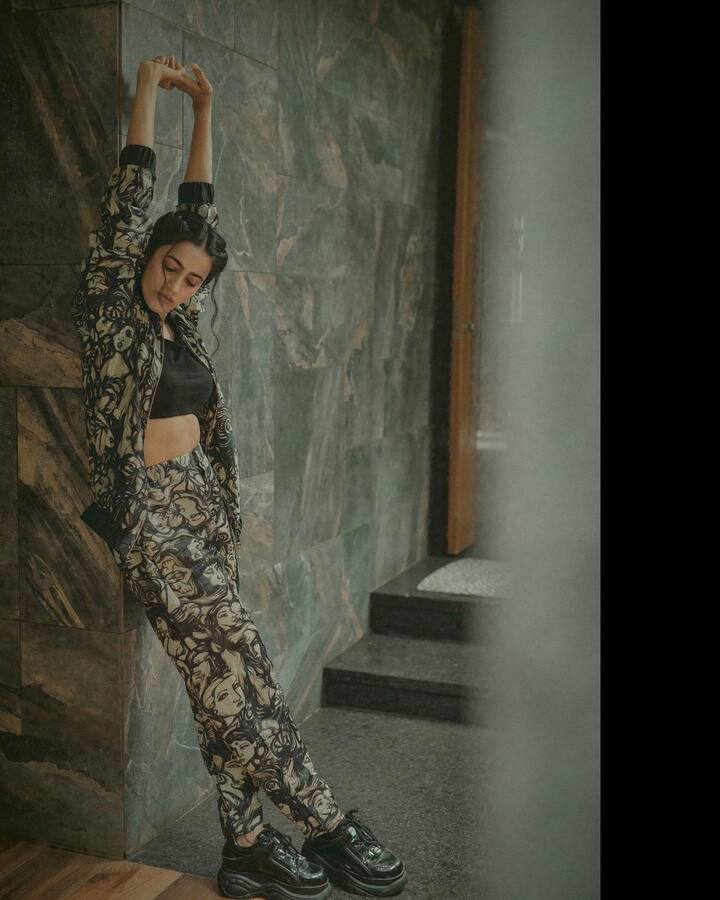 నిహారిక కొణిదెల అందమైన ఫోటోలు