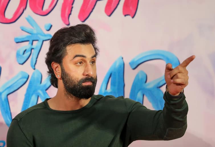 Ranbir Kapoor says he has advised friends who were in unhappy relationships, know what he said Ranbir Kapoor: সম্পর্ক নিয়ে বন্ধুদের টিপস দিতেন রণবীর, অথচ মেনে চলতেন না নিজেই!