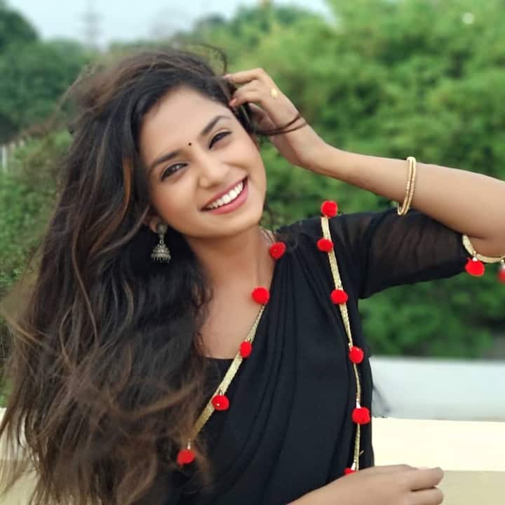 గుప్పెడంత మనసు వసుధార (రక్షా గౌడ) (Image Credit: Raksha Gowda/Instagram)